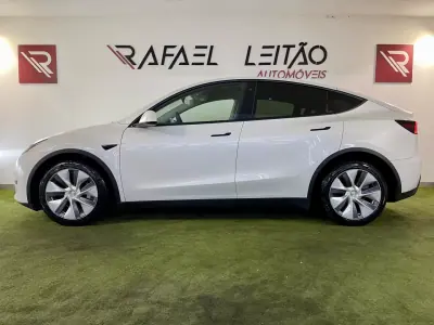 Tesla Model Y 2023 - 39500 EUR, 48000 km - 48000km - foto 12 de 43