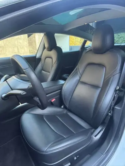 Tesla Model 3 2019 - 22900 EUR, 117000 km - AUTO.MOTO.pt - 117000km - foto 10 de 27