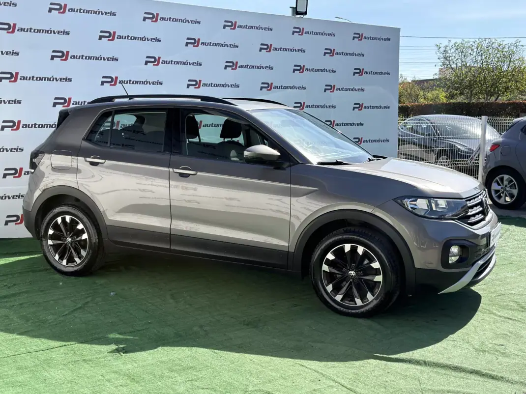 Volkswagen T-Cross 2021 - 17990 EUR, 55000 km - AUTO.MOTO.pt - 55000km - foto 4 de 10