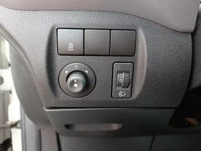 Peugeot Partner 2018 - 10900 EUR, 42380 km - 42380km - foto 4 de 12