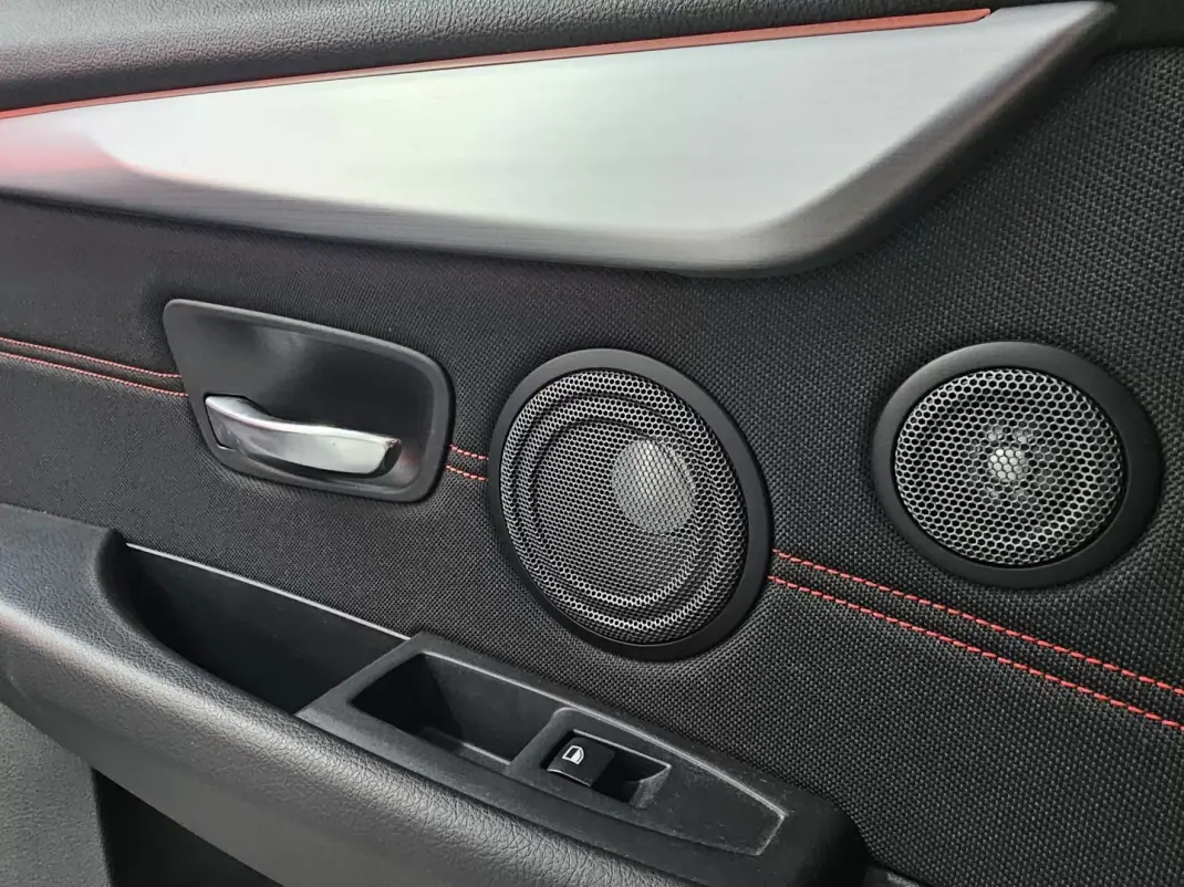 BMW 218 Active Tourer 2015 - 18300 EUR, 105000 km - AUTO.MOTO.pt - 105000km - foto 22 de 39