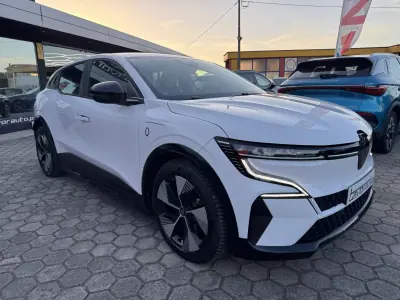 Renault Mégane E-Tech 2022 - 22500 EUR, 96000 km - AUTO.MOTO.pt - 96000km - foto 2 de 44