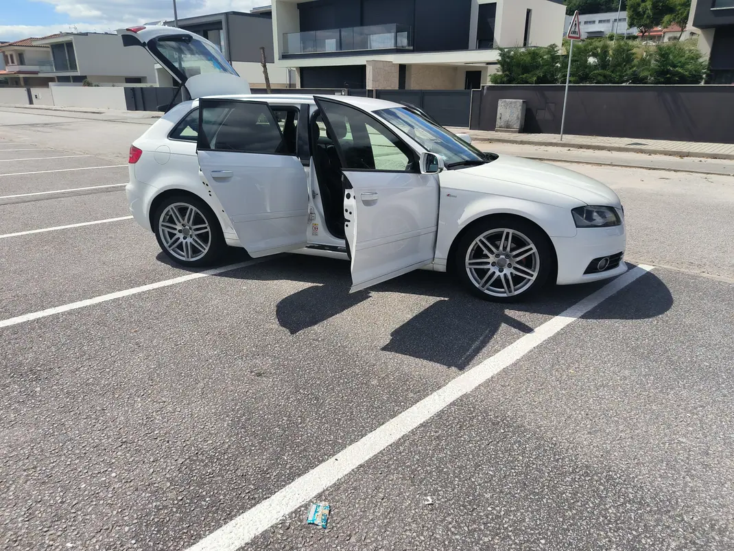 Audi A3 Sportback 2012 - 12500 EUR, 205100 km - AUTO.MOTO.pt - 205100km - foto 14 de 19