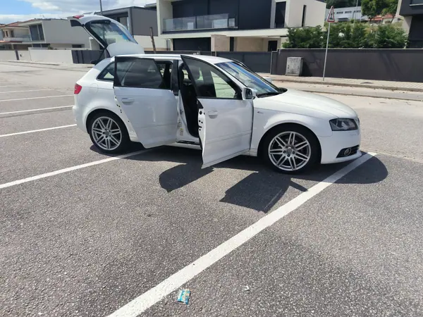 Audi A3 Sportback 2012 - 12500 EUR, 205100 km - AUTO.MOTO.pt - 205100km - foto 14 de 19