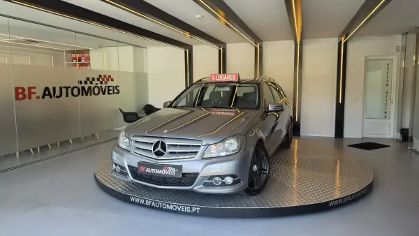Mercedes-Benz C 180 2014 - 9900 EUR, 299370 km - AUTO.MOTO.pt - 299370km - foto 12 de 52