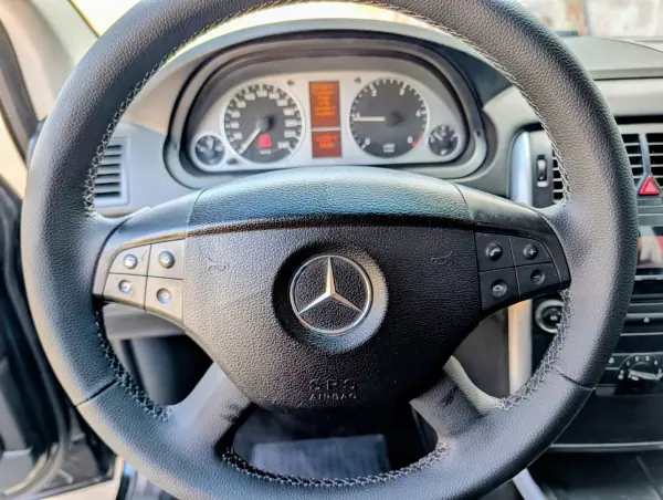 Mercedes-Benz B 180 2006 - 5250 EUR, 397954 km - AUTO.MOTO.pt - 397954km - foto 16 de 18
