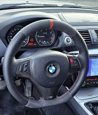 BMW 118 2018 - 9999 EUR, 300000 km - AUTO.MOTO.pt - 300000km - foto 11 de 24