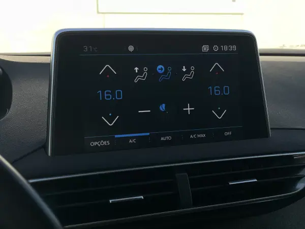 Peugeot 5008 2019 - 15490 EUR, 228000 km - AUTO.MOTO.pt - 228000km - foto 27 de 42