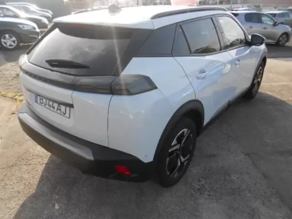 Peugeot 2008 2024 - 22500 EUR, 58498 km - AUTO.MOTO.pt - 58498km - foto 5 de 11