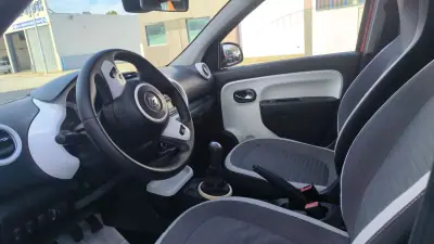 Renault Twingo 2014 - 6900 EUR, 150000 km - AUTO.MOTO.pt - 150000km - foto 13 de 14