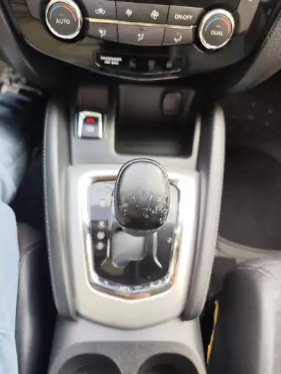 Nissan Qashqai 2014 - 13980 EUR, 212500 km - AUTO.MOTO.pt - 212500km - foto 40 de 46