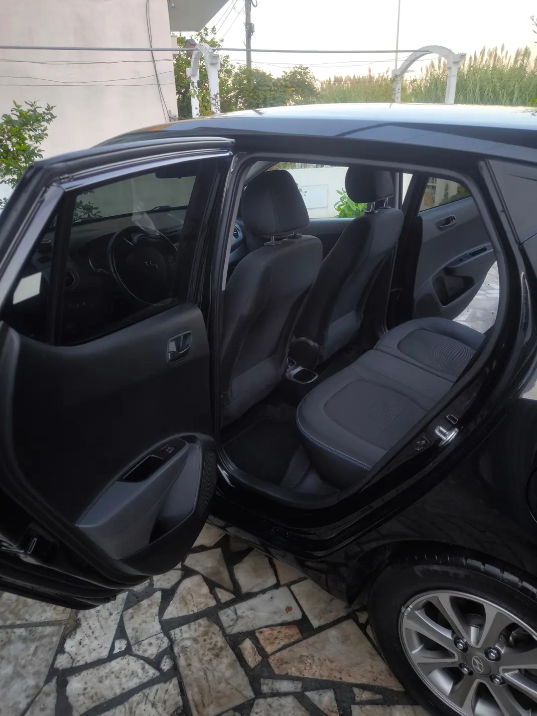 Hyundai i10 2016 - 8990 EUR, 75000 km - 75000km - foto 12 de 14