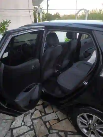 Hyundai i10 2016 - 8990 EUR, 75000 km - 75000km - foto 12 de 14