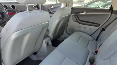 Audi A3 Sportback 2009 - 12990 EUR, 176000 km - AUTO.MOTO.pt - 176000km - foto 22 de 25