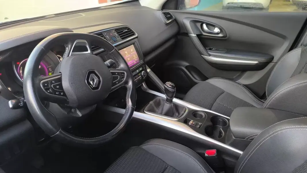 Renault Kadjar 2017 - 12500 EUR, 158000 km - AUTO.MOTO.pt - 158000km - foto 14 de 18