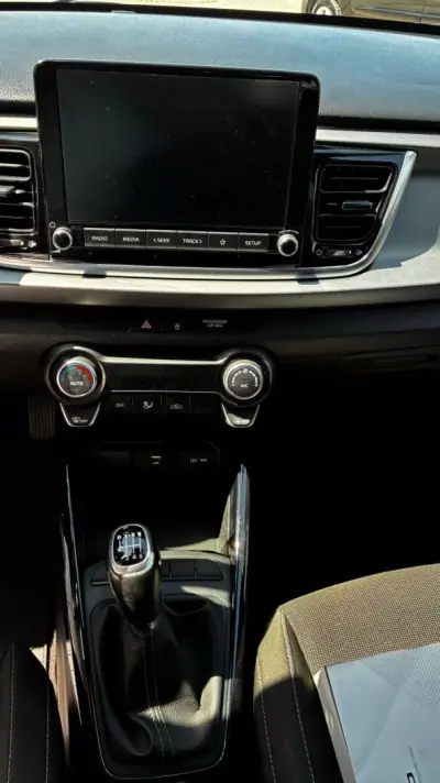 Kia Rio 2021 - 15950 EUR, 68088 km - 68088km - foto 17 de 20