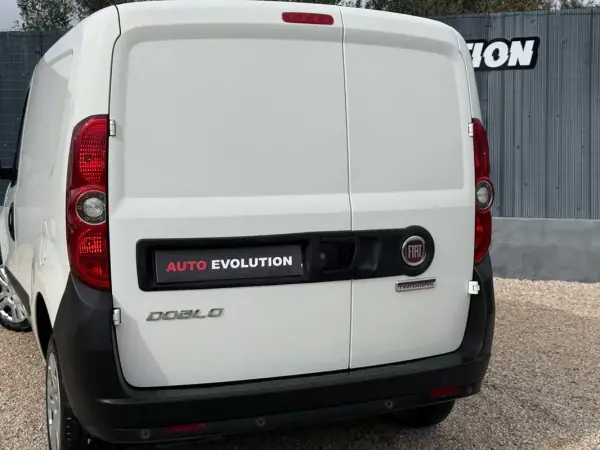 Fiat Doblo 2021 - 12250 EUR, 129990 km - AUTO.MOTO.pt - 129990km - foto 17 de 19