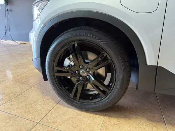 Volvo XC 40 2021 - 25750 EUR, 139987 km - AUTO.MOTO.pt - 139987km - foto 7 de 15