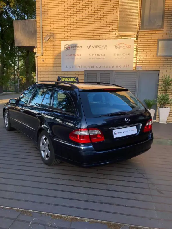 Mercedes-Benz 220 2003 - 8750 EUR, 230731 km - 230731km - foto 5 de 17