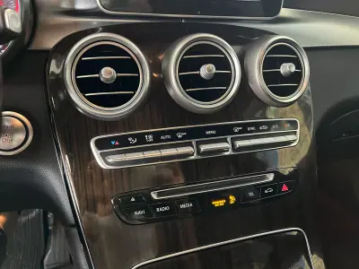 Mercedes-Benz GLC 220 2017 - 36800 EUR, 155000 km - AUTO.MOTO.pt - 155000km - foto 12 de 25