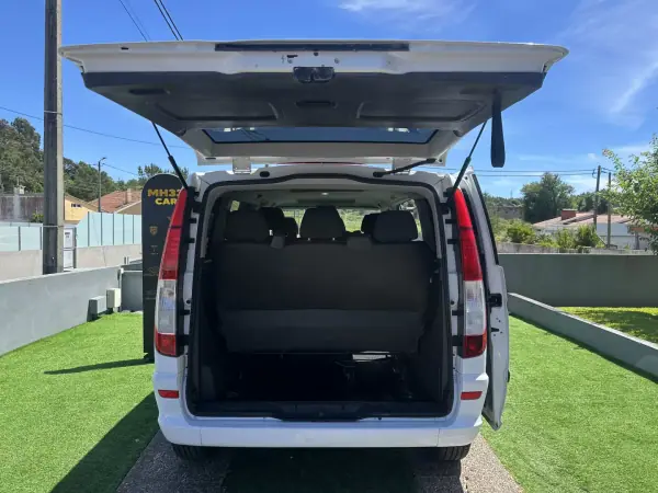 Mercedes-Benz Vito 2010 - 14900 EUR, 340000 km - AUTO.MOTO.pt - 340000km - foto 22 de 47