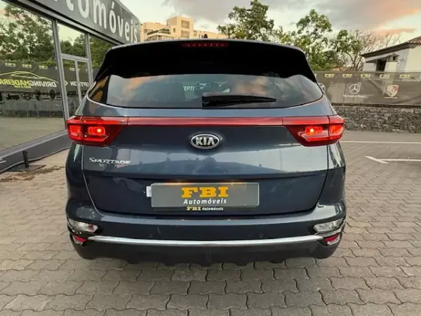 Kia Sportage 2021 - 19900 EUR, 73180 km - AUTO.MOTO.pt - 73180km - foto 8 de 12