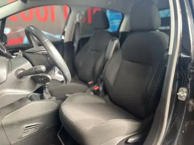 Peugeot 208 2018 - 8899 EUR, 106000 km - AUTO.MOTO.pt - 106000km - foto 26 de 42