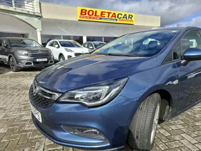 Opel Astra 2017 - 13000 EUR, 99950 km - AUTO.MOTO.pt - 99950km - foto 11 de 29