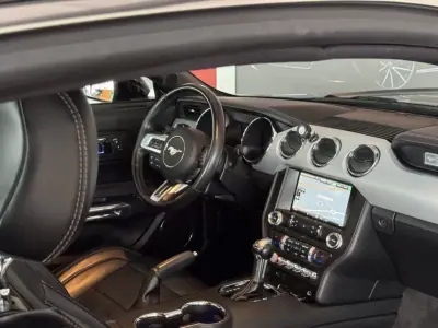 Ford Mustang 2015 - 39990 EUR, 71730 km - AUTO.MOTO.pt - 71730km - foto 17 de 26