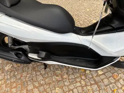 Honda PCX 125 2012 - 1900 EUR, 64269 km - AUTO.MOTO.pt - 64269km - foto 9 de 12