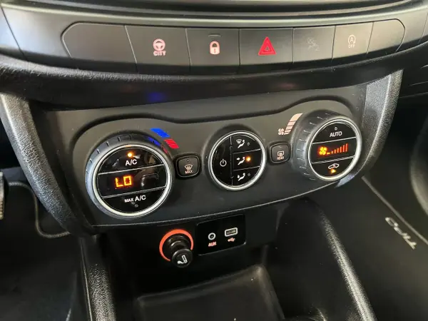 Fiat Tipo Station Wagon 2017 - 10900 EUR, 89825 km - AUTO.MOTO.pt - 89825km - foto 14 de 23