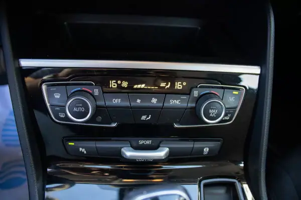 BMW 216 Gran Tourer 2019 - 18500 EUR, 150892 km - AUTO.MOTO.pt - 150892km - foto 34 de 40