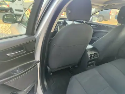 Jaguar XE 2016 - 15900 EUR, 120000 km - AUTO.MOTO.pt - 120000km - foto 11 de 22