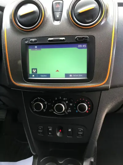 Dacia Sandero 2018 - 9900 EUR, 121000 km - AUTO.MOTO.pt - 121000km - foto 15 de 30