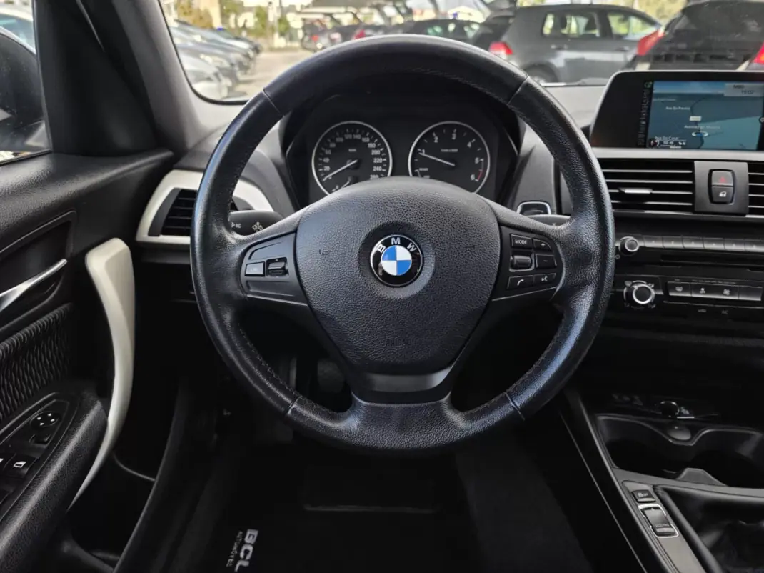 BMW 116 2014 - 11990 EUR, 180000 km - AUTO.MOTO.pt - 180000km - foto 17 de 32