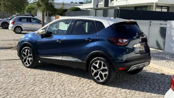 Renault Captur 2018 - 12990 EUR, 149914 km - AUTO.MOTO.pt - 149914km - foto 3 de 44