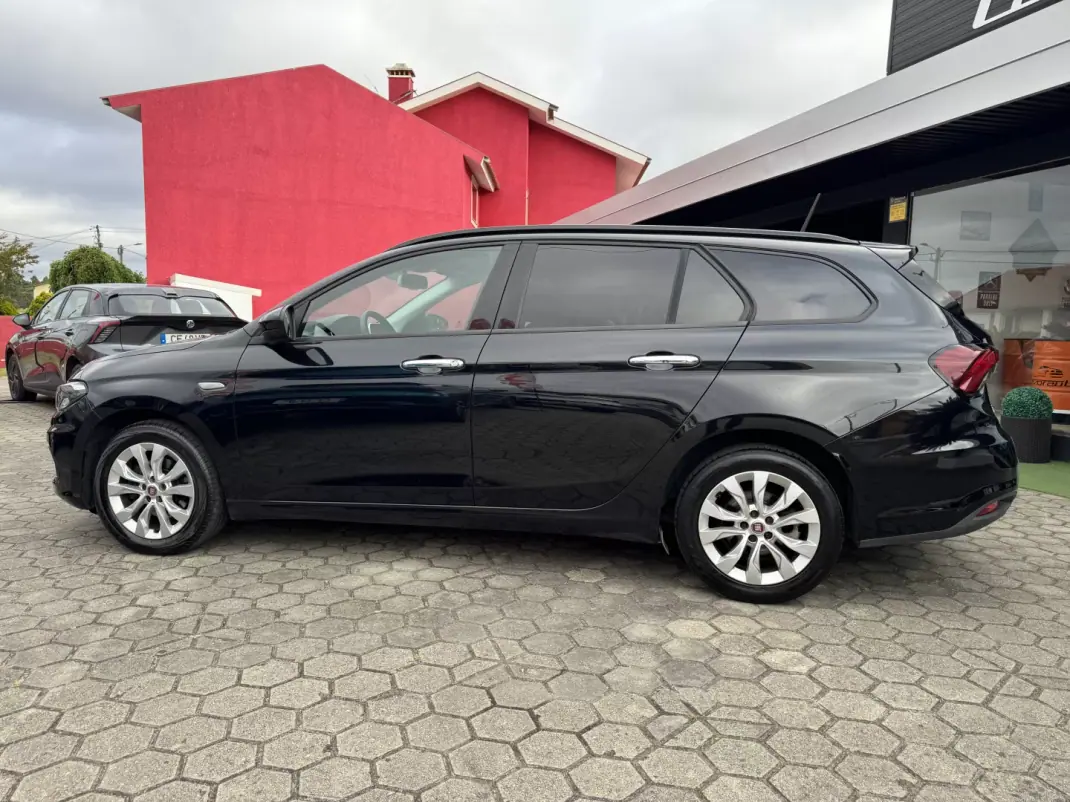 Fiat Tipo Station Wagon 2017 - 8990 EUR, 194000 km - AUTO.MOTO.pt - 194000km - foto 4 de 37