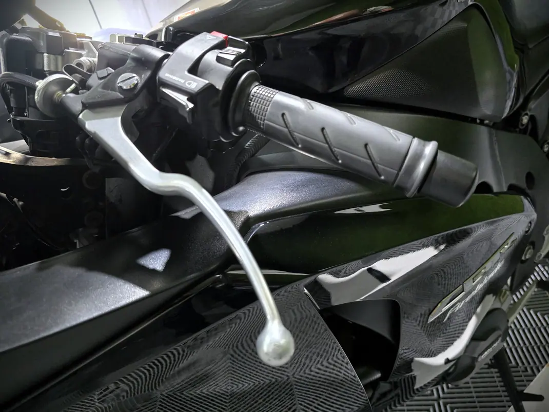 Honda CBR 1000RR 2008 - 8950 EUR, 32000 km - AUTO.MOTO.pt - 32000km - foto 12 de 15