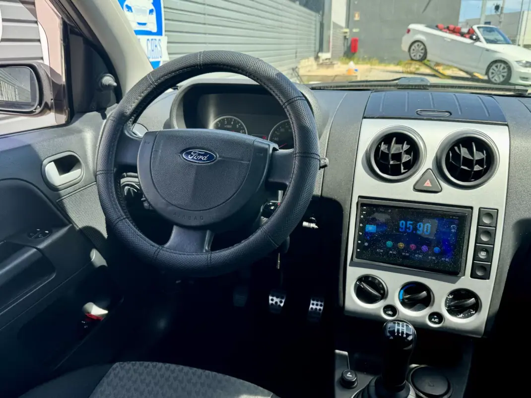 Ford Fusion 2004 - 3950 EUR, 135000 km - AUTO.MOTO.pt - 135000km - foto 12 de 20