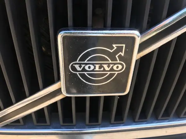 Volvo 244 1987 - 10500 EUR, 317000 km - AUTO.MOTO.pt - 317000km - foto 25 de 41