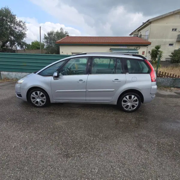 Citroën C4 Grand Picasso 2009 - 5950 EUR, 308640 km - AUTO.MOTO.pt - 308640km - foto 4 de 12