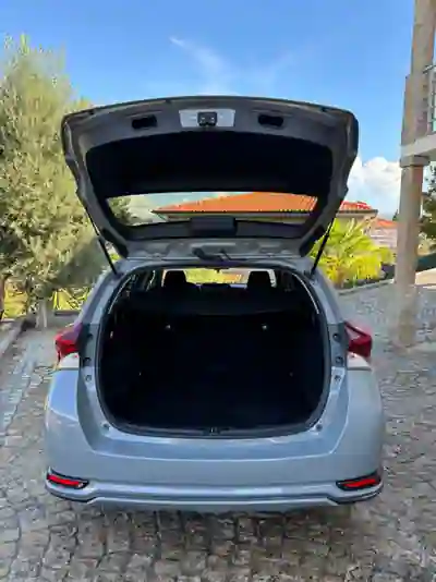 Toyota Auris 2019 — foto 4 de 10