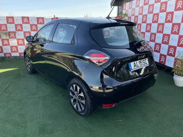 Renault Zoe 2021 - 18490 EUR, 34075 km - AUTO.MOTO.pt - 34075km - foto 4 de 21