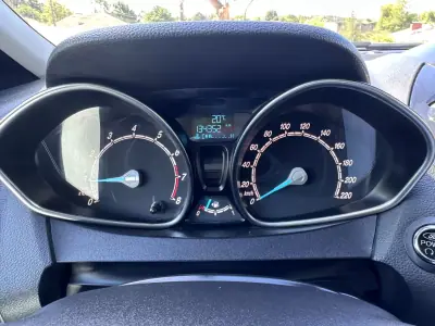 Ford B-Max 2017 - 9900 EUR, 130000 km - AUTO.MOTO.pt - 130000km - foto 49 de 53