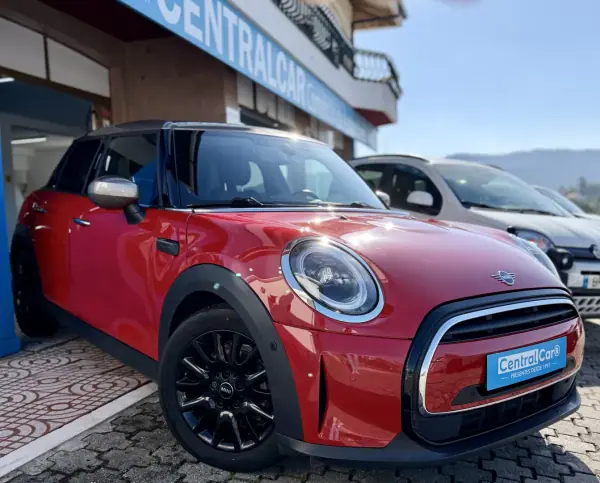MINI 5 Portas 1.5 Cooper Auto 136Cv | GPS | CÂMARA | PELE 2021 Petrol