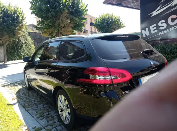 Peugeot 308 SW 2020 - 13490 EUR, 126471 km - AUTO.MOTO.pt - 126471km - foto 5 de 10