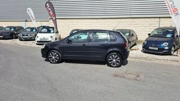 Volkswagen Polo 2008 - 4980 EUR, 154267 km - AUTO.MOTO.pt - 154267km - foto 24 de 38