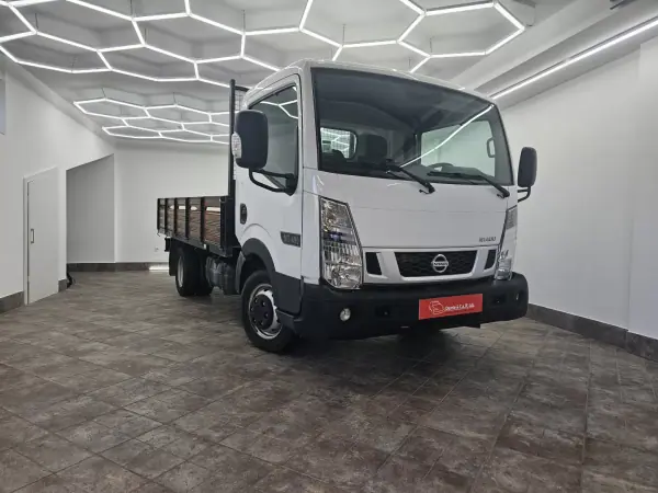 Nissan Cabstar 2017 — foto 2 de 37