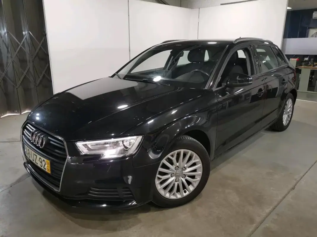 Audi A3 Sportback 2018 - 15650 EUR, 163117 km - 163117km - foto 8 de 13