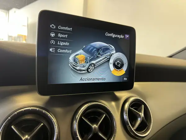 Mercedes-Benz CLA 180 2018 - 19990 EUR, 135000 km - AUTO.MOTO.pt - 135000km - foto 35 de 39